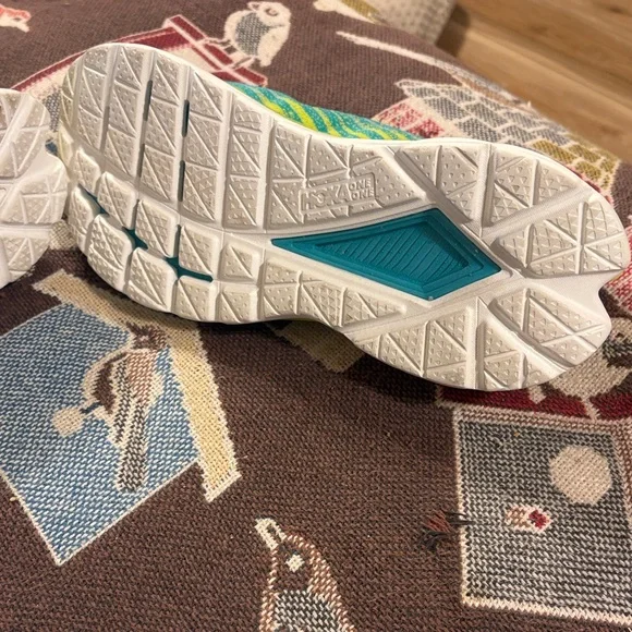 Hoka Mach 6 Athletic Shoes - Teal and Yellow- size Men’s 10B (narrow) - Picture 3 of 4